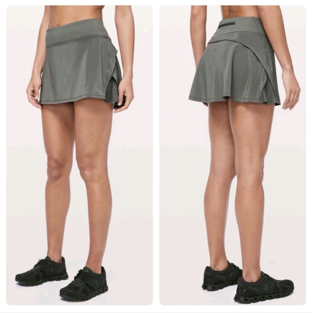 Lululemon Play Off Pleats Grey Sage Skirt Sz 6 13" Tennis
